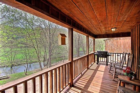 Cabin Rentals – The Retreat at Hiawassee River