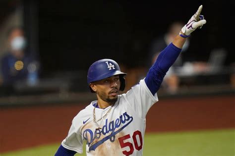 Mookie Betts homers, makes World Series history for Dodgers in Game 1 ...