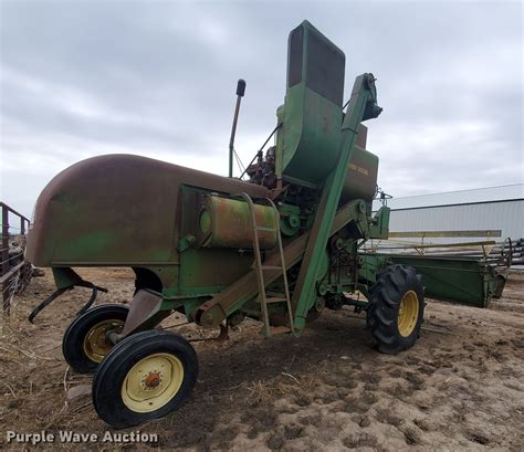 John Deere 55 combine in Great Bend, KS | Item IX9845 sold | Purple Wave