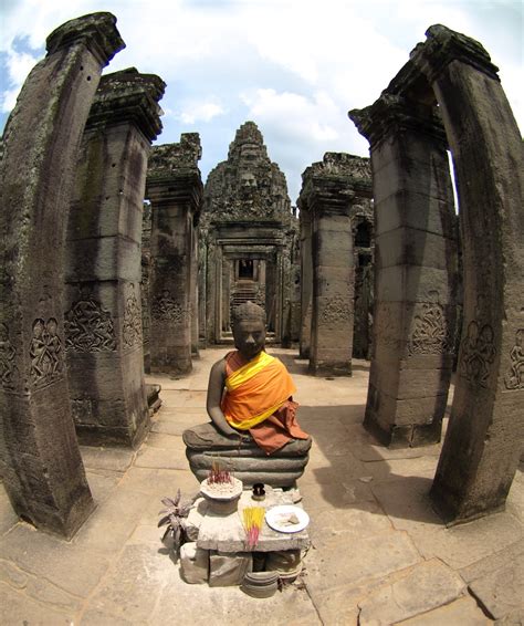 World Culture Tourizm: History of Cambodia Culture