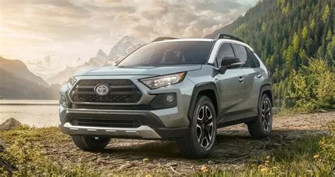 11 Best Family SUVs To Buy in 2021 - SUVs for Families Awards