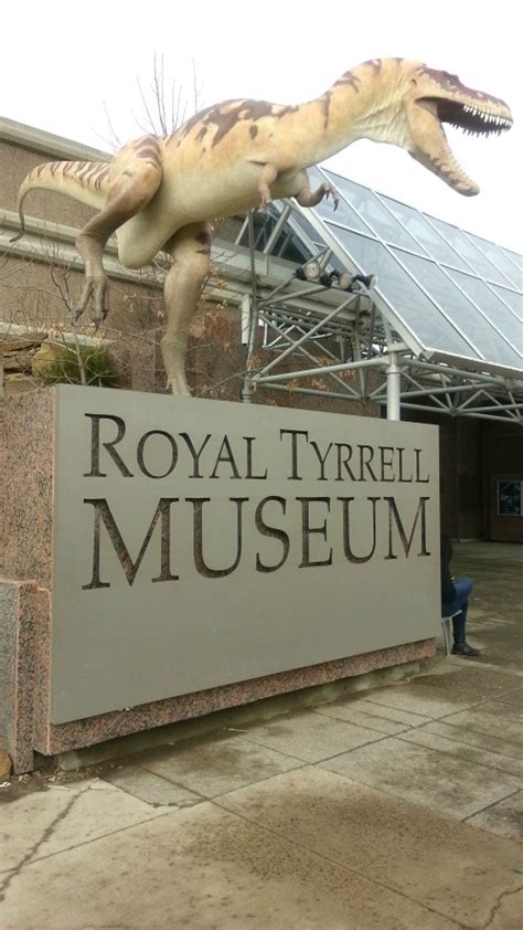 Royal Tyrrell Museum in Drumheller - The Land of Dinosaurs