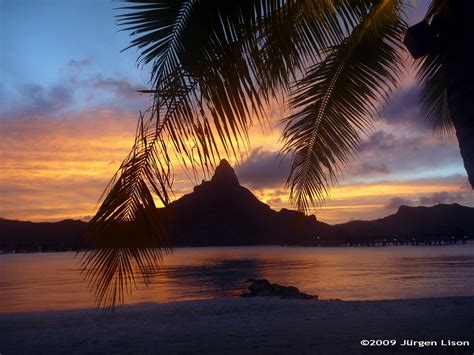 Sunset as seen from Bora Bora | Picture taken from the beach… | Flickr