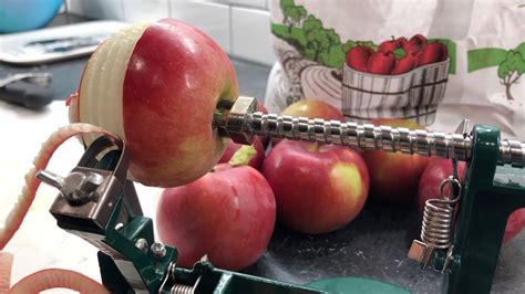 How to Use an Apple Peeler-Coorer-Slicer - YouTube