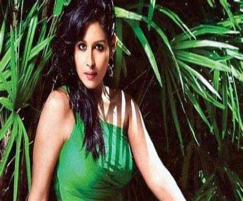 Leena Maria Paul, wife of Sukesh Chandrasekhar, sent to police custody ...