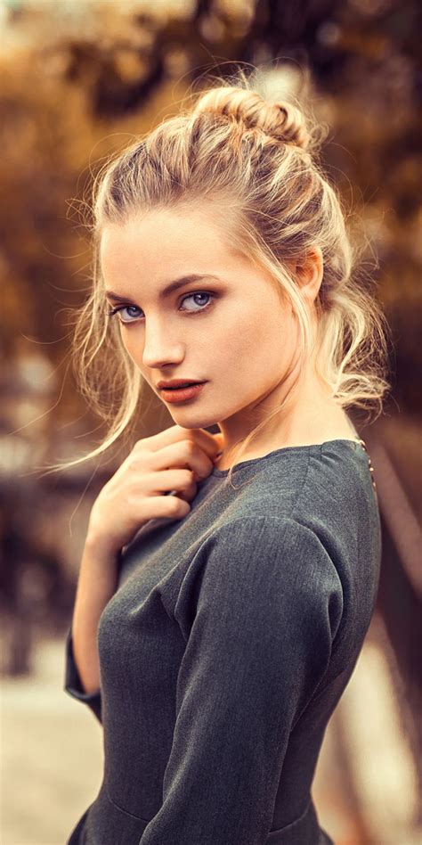 1080x2160 Blonde and beautiful woman, portrait wallpaper | Beautiful ...