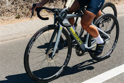 Specialized Road Bike Buyer's Guide: From The Aethos To The Sequoia ...