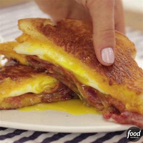 Bacon and Egg Grilled Cheese | Food, Grilled sandwich, Breakfast recipes