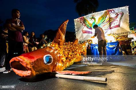 61 University Of The Philippines Lantern Parade Stock Photos, High-Res ...