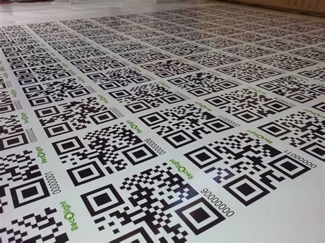 Sequentially numbered QR code stickers and labels