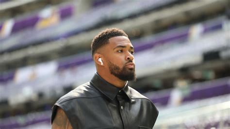 PHOTOS: Arriving for Seahawks at Vikings