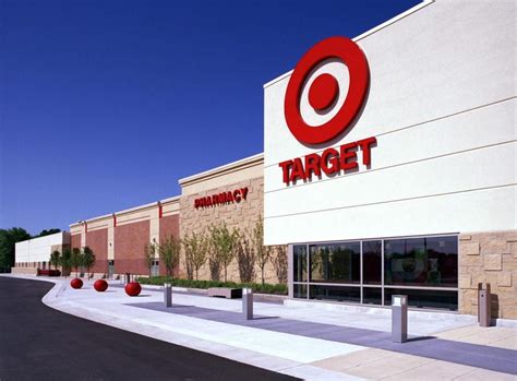 Target shares close higher on Wednesday, quarterly sales, earnings exceed expectations
