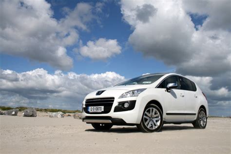 Peugeot 3008 HYbrid4 | Reviews | Complete Car