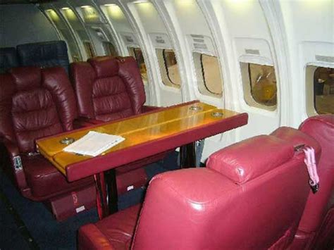 BOEING 727-200 Specifications, Cabin Dimensions, Performance