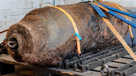 US bomb from WWII defused in Germany after mass evacuation