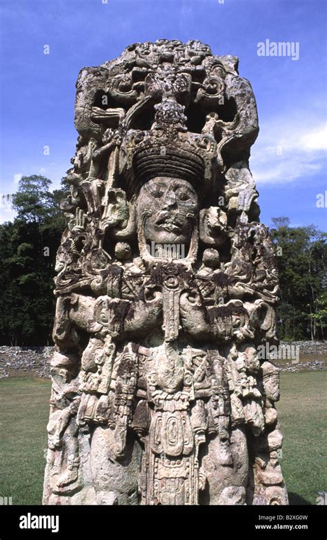 Estela B Las ruinas mayas de Copán en Honduras Centroamérica Fotografía de stock - Alamy