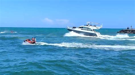 Haulover Inlet Bad Day For Boating - YouTube