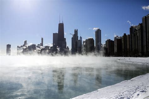 Las bellas imágenes del lago Michigan congelado que han impactado en ...