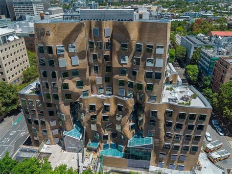 Frank Gehry crumpled back building in Sydney - Business Insider