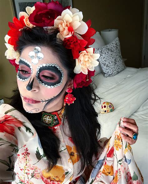 Halloween DIY Costume: La Catrina (La Llorona) - Erika Lily Castro