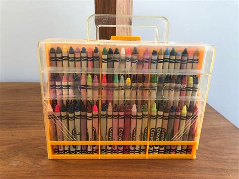 Vintage Crayola Crayons 72 in Carrying Case | Etsy | Crayola crayons, Crayola, Crayola set