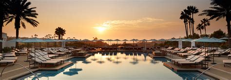 7 Hilton Hotel Pools with Stunning Views