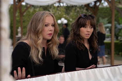 Christina Applegate Says She Felt “An Obligation” to Return for ‘Dead to Me’ Final Season After ...