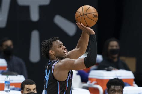 Buddy Hield makes NBA history for three-point shooting - Swipe Sports