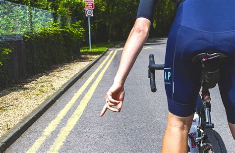 Beginner's Guide to Cycling Hand Signals | Sigma Sports