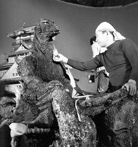 27 Rare and Fascinating Behind the Scenes Photos From the Making of the First 'Godzilla' Movie ...