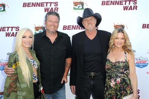 Blake Shelton officiates at wedding of Trace Adkins and Victoria Pratt