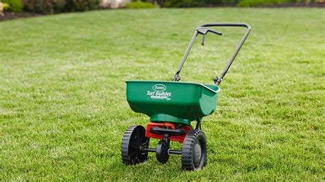 Find the Best Spreader for Fertilizer, Grass Seed and More