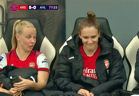 vivianne miedema and beth mead Football Love, Football Stuff, Arsenal Ladies, Arsenal Fc ...