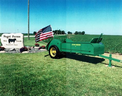 John Deere Model H Series 47 Manure Spreader - Ken Nagel's Classic Cars