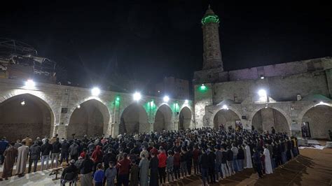 Images show major damage to Gaza's oldest mosque - BBC News