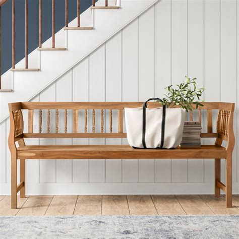 Traditional and Chic Entryway Decor With A Farmhouse Bench