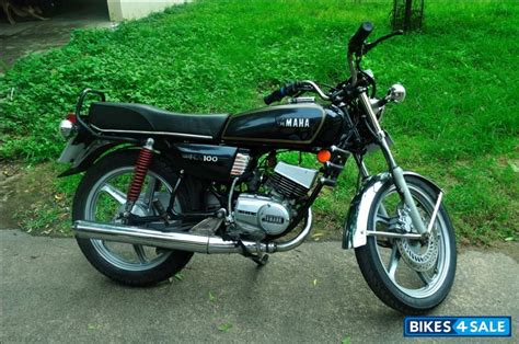 Black Yamaha RX 100 Picture 1. Album ID is 58074. Bike located in Vadodara - Bikes4Sale