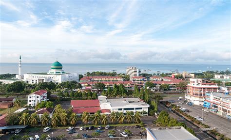 Sashimi, Soto & Pork Noodles In The Seaside Town Of Tawau, Sabah - Zafigo