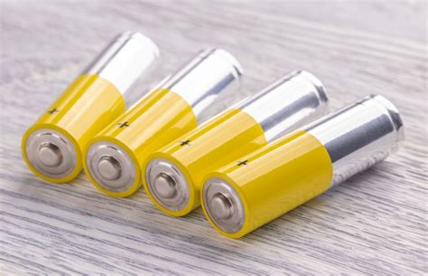 Duracell Optimum vs Energizer Lithium: 5 Key Differences