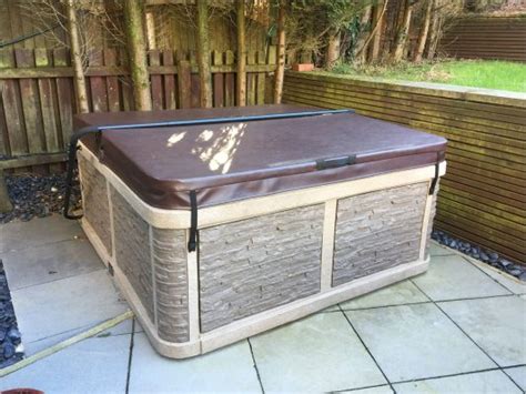 Insulated Hot Tub Covers | Controlla Covers | Get in touch today!