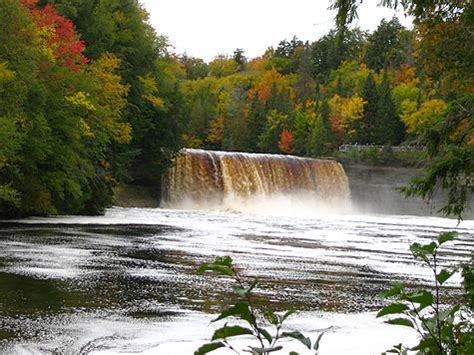 Tahquamenon Falls | Waterfalls, Hiking, Camping