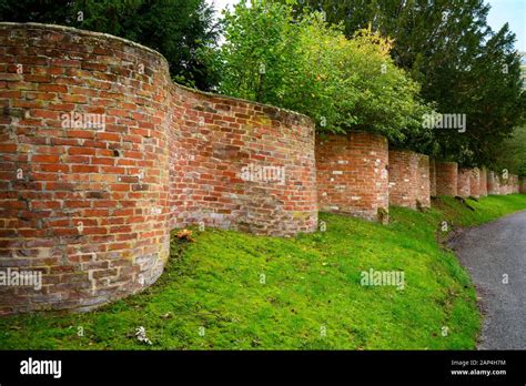 Crinkle crackle walls hi-res stock photography and images - Alamy