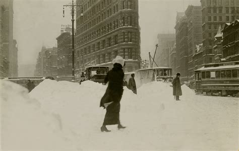 Heavy Snowfall in Northeast Disrupts Travel and Vaccine Rollout - The New York Times