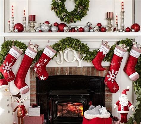 33 Popular Christmas Fireplace Mantel Decorations That You Like - MAGZHOUSE