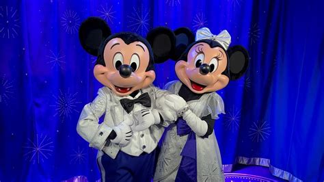 Mickey and Minnie Mouse in Disney 100 Outfits Meet and Greet at Epcot - YouTube