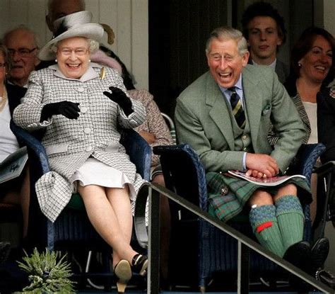 The Lady In Tweed | Queen elizabeth, Queen elizabeth laughing, Elizabeth ii