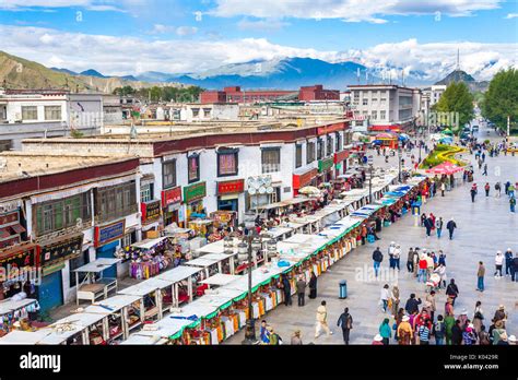 Lhasa city center from china Tibet Stock Photo: 154982963 - Alamy