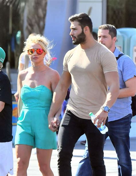 Britney Spears and her boyfriend: Spotted at Disneyland-20 | GotCeleb