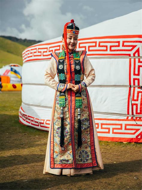 Mongolian traditional clothes (2023) | CorrectMongolia