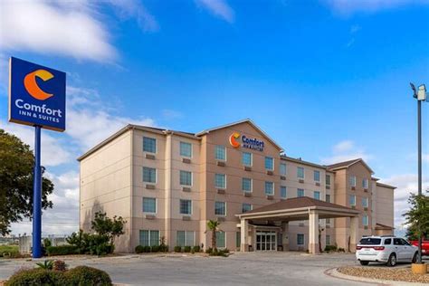 COMFORT INN & SUITES SELMA NEAR RANDOLPH AFB $94 ($̶1̶0̶8̶) - Prices & Hotel Reviews - TX